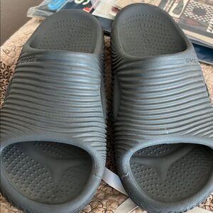 Crocs Mellow Recovery Gray Slides Size M 4 W 6